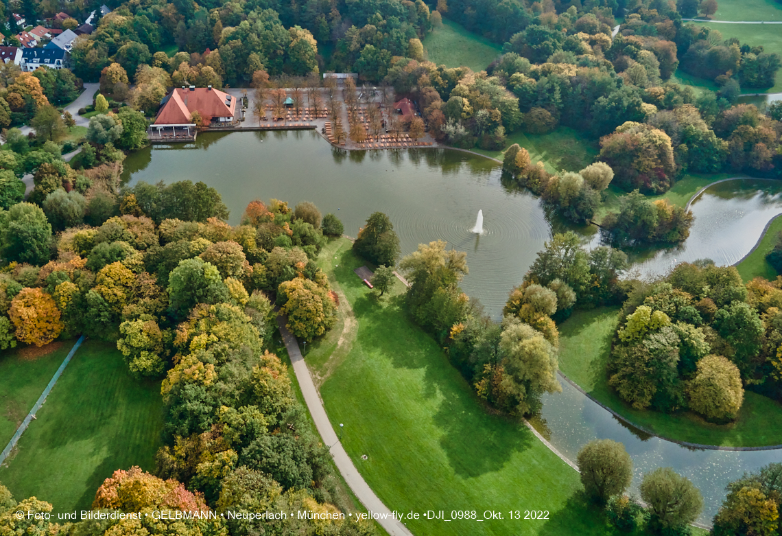 13.10.2022 - Der Ostpark mit See und Biergarten in Neuperlach 13.10.2022 - Der Ostpark mit See und Biergarten in Neuperlach